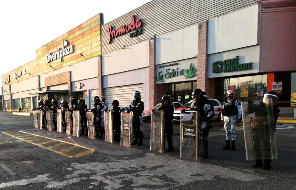 Fuerzas federales y estatales realizan simulacro anti saqueos en Veracruz puerto