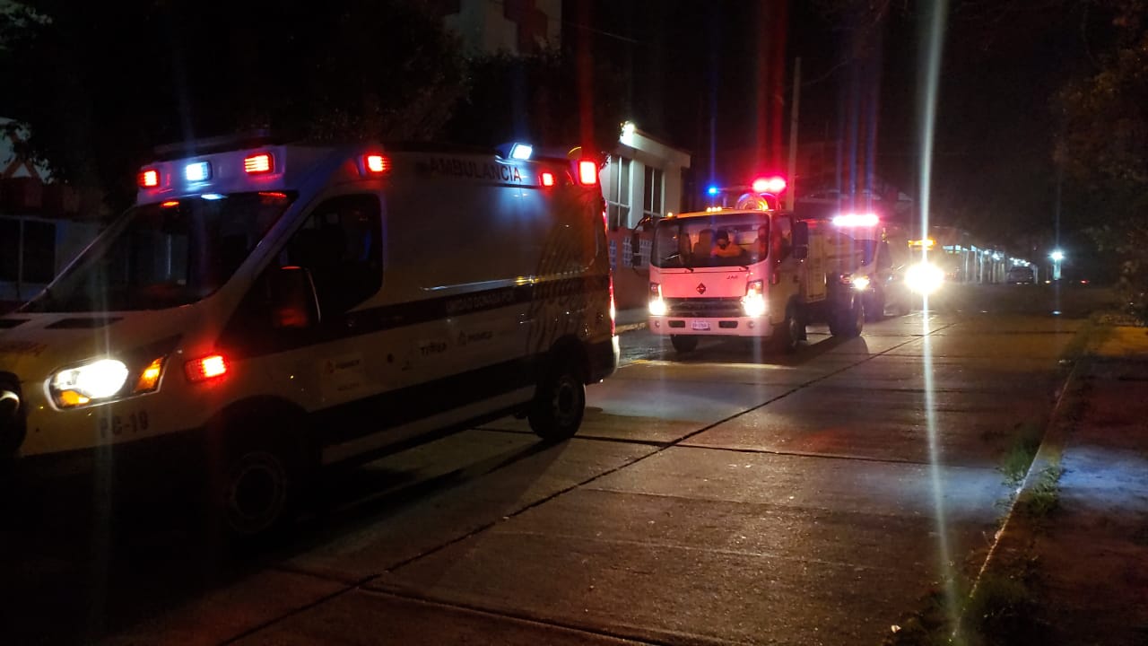Cadáver embolsado es arrojado a canal en Coatzacoalcos