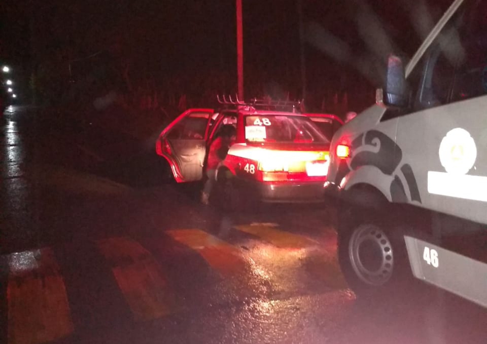 Campesino fallece en un taxi tras ser atropellado en Ixtaczoquitlán