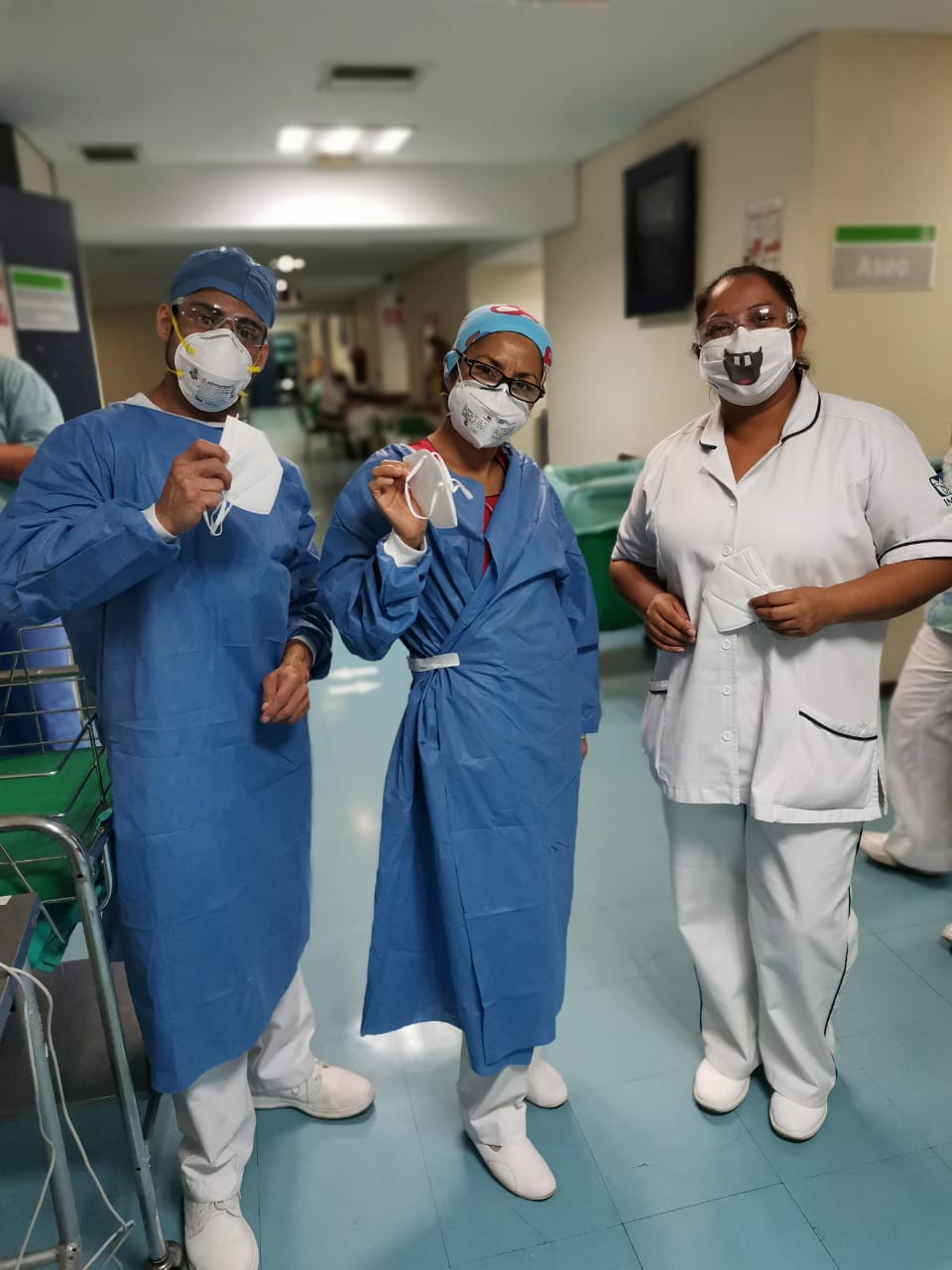 Lo más difícil de enfrentar es el miedo: Enfermeros en área de Covid-19