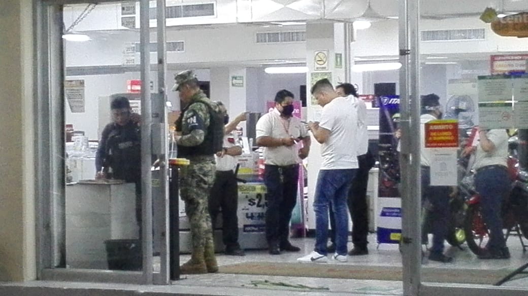 Asaltan tienda Elektra en pleno centro de Veracruz puerto