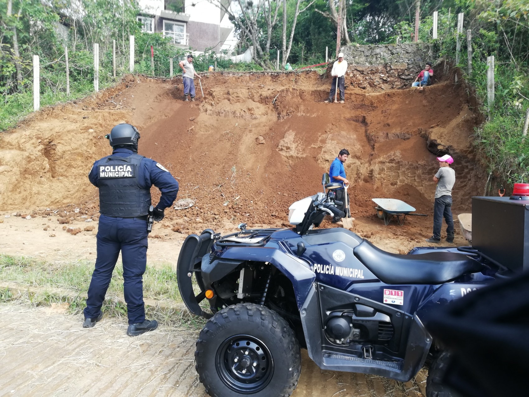 Interviene Policía Municipal a personas que realizaban construcción sin permisos