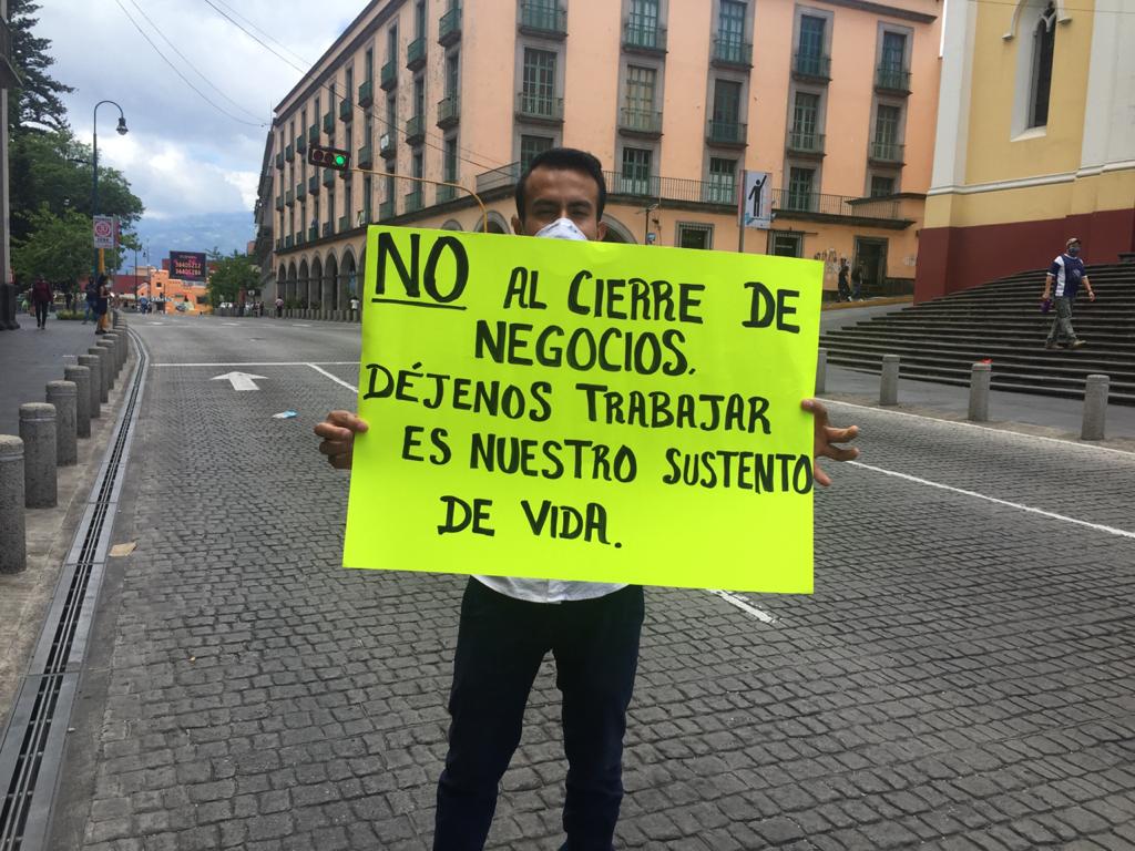 Comerciantes están a punto de  quebrar, piden reabrir sus establecimientos