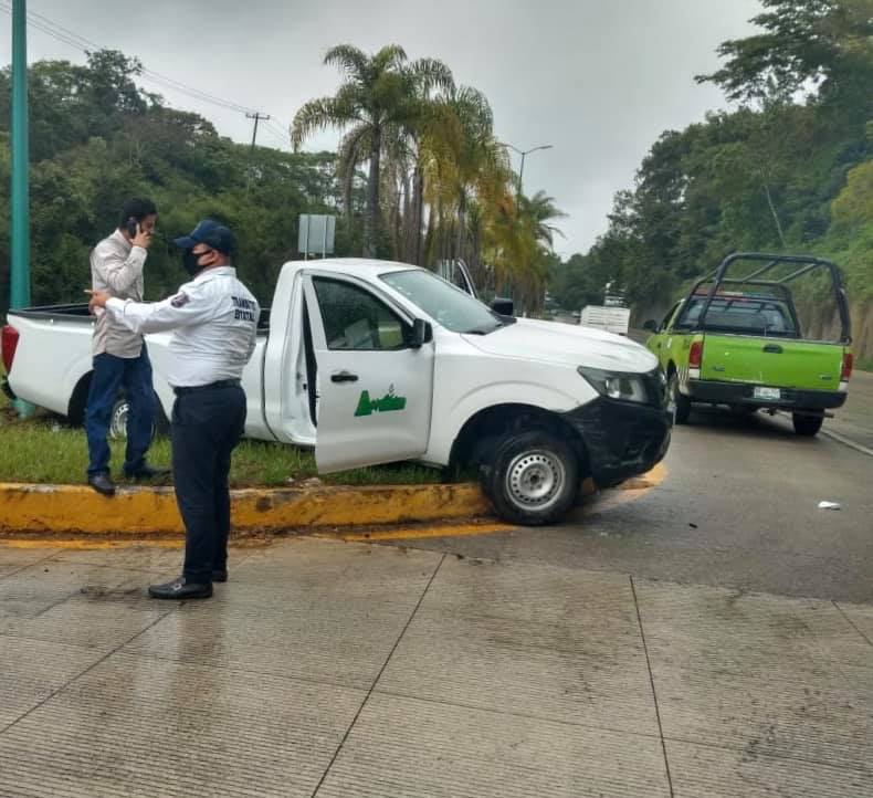 Carretera Xalapa-Coatepec se satura de accidentes viales este miércoles