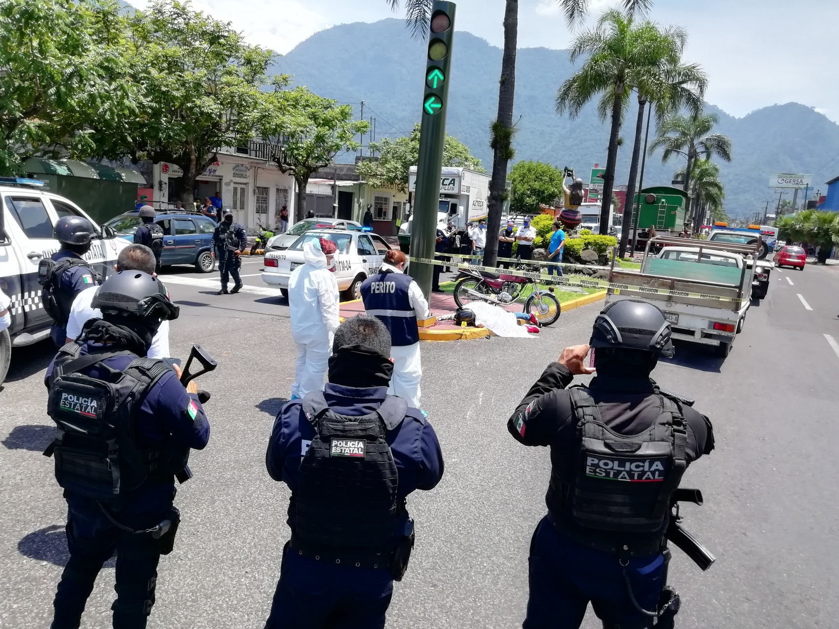 Joven motociclista muere atropellado por camión materialista en Orizaba