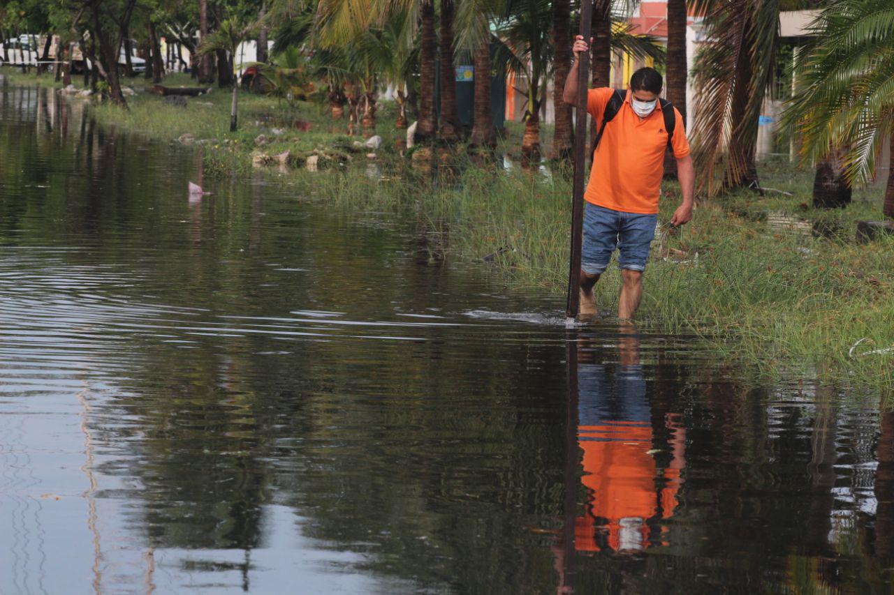 Estiman unas 900 familias afectadas por la inundación en el fraccionamiento Floresta de Veracruz