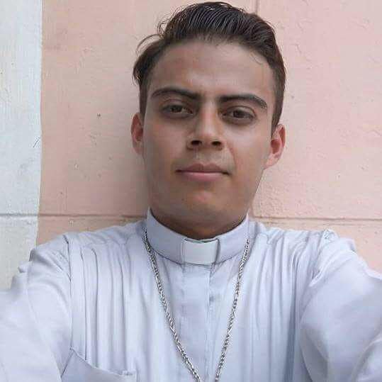 Arquidiócesis de Xalapa alerta por falso sacerdote