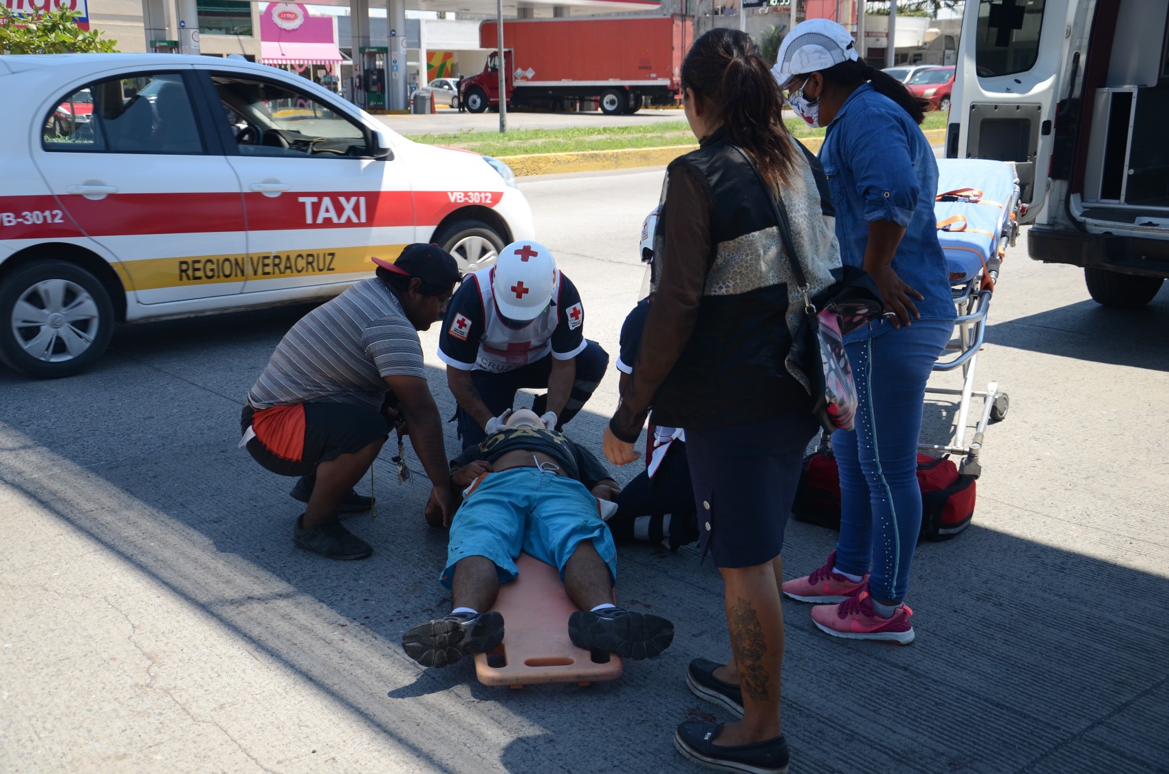 Por aparente depresión amorosa, joven se lanza de puente en Veracruz