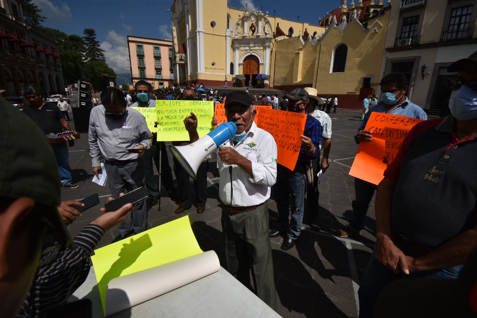 Cafetaleros se manifestaron en plaza Lerdo