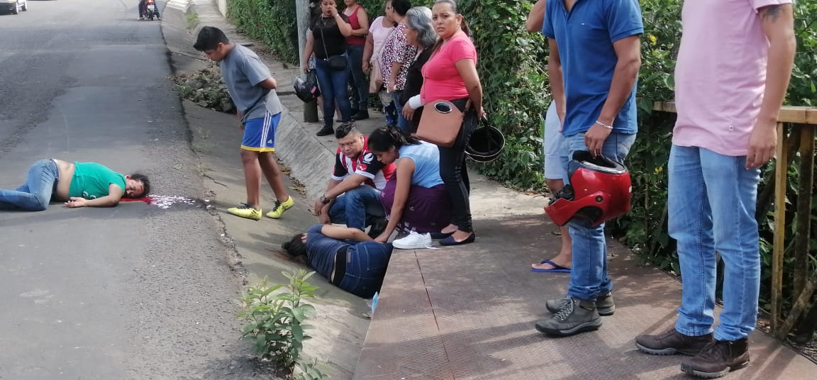 Madre de familia muere tras  ser atropellada junto con su hija