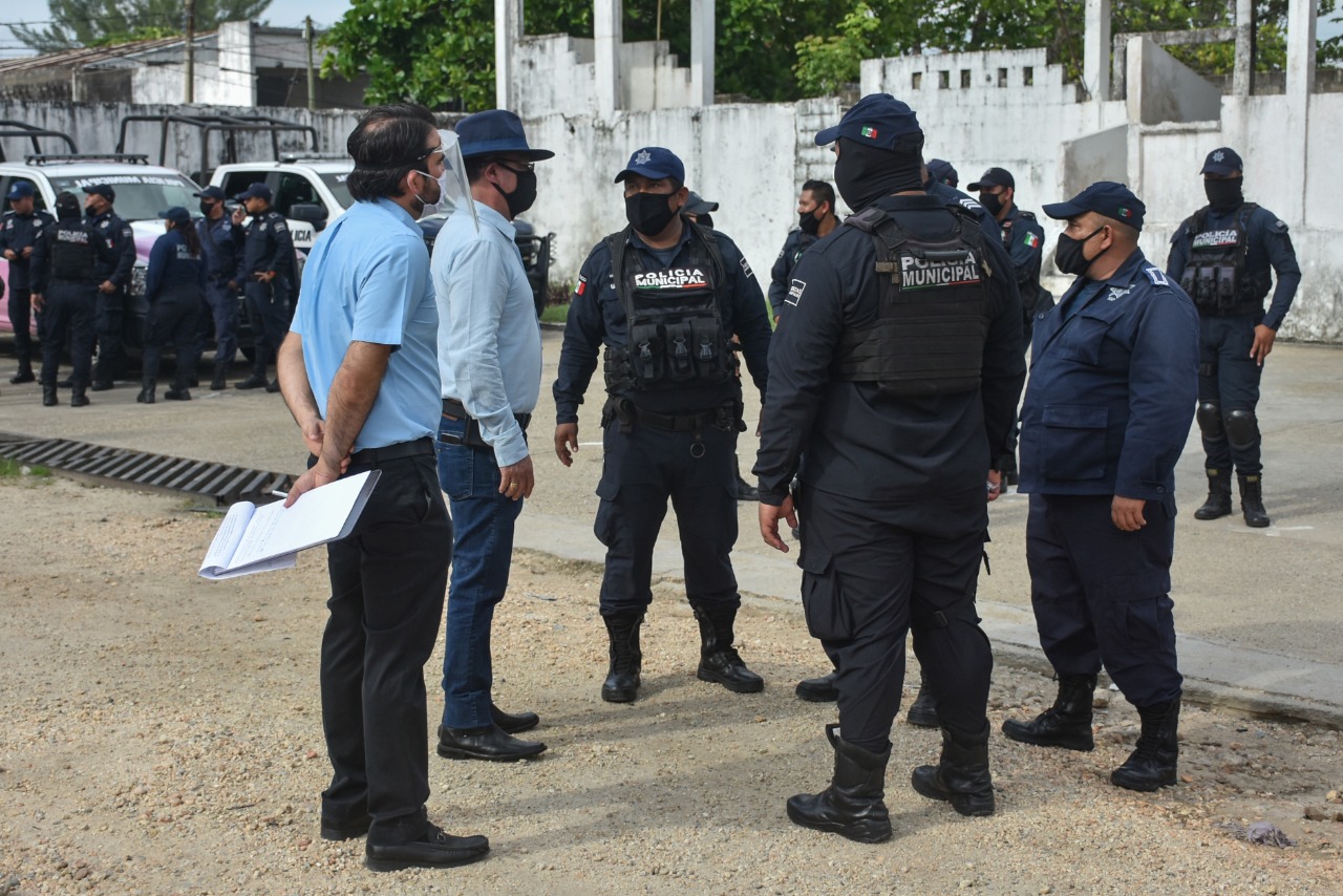 Ayuntamiento de Coatzacoalcos  atiende solicitudes de elementos policiacos