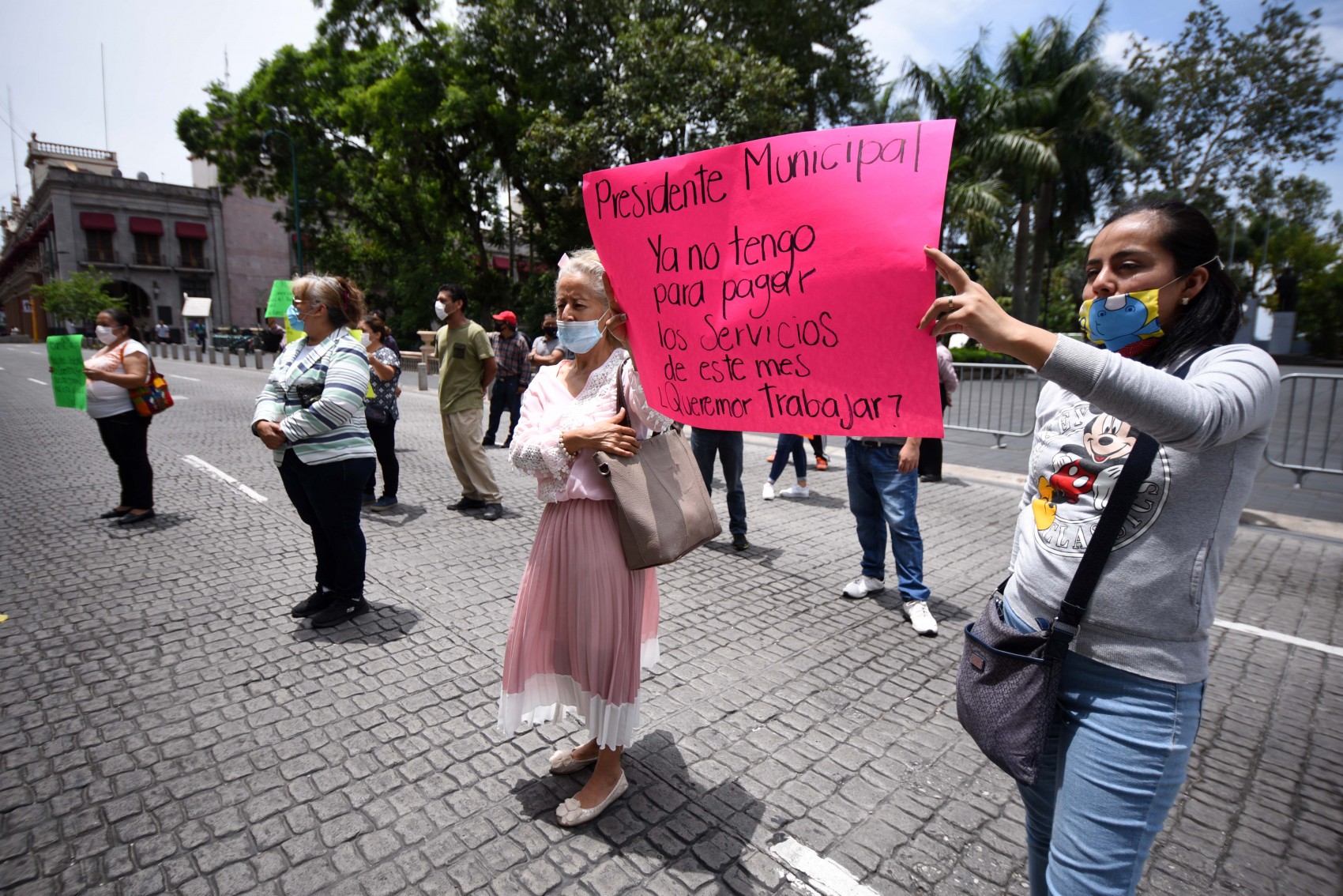 Con protesta, comerciantes exigen la reapertura del Parque Juárez