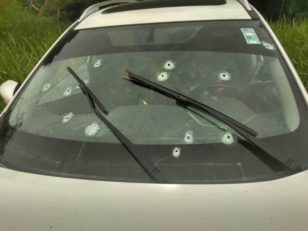 Asesinan a dos hombres sobre la  autopista Las Choapas-Raudales