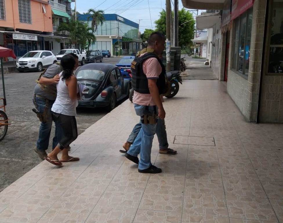 Detienen a pareja que presuntamente causó la muerte de su menor hijo