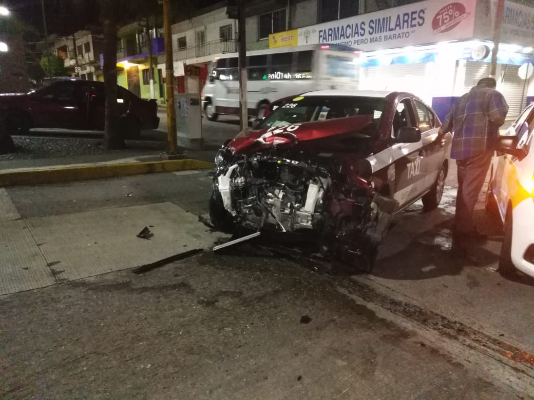 Fuerte accidente deja  dos lesionados en Córdoba