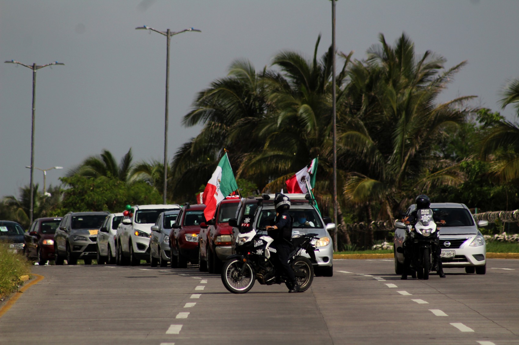 Se manifiestan integrantes del Frenaaa contra López Obrador