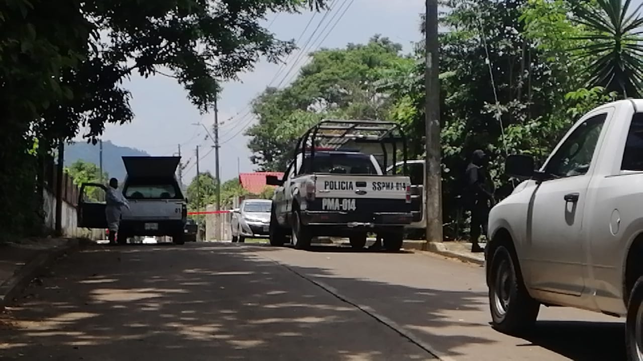 Localizan cadáver en  predio abandonado de Amatlán