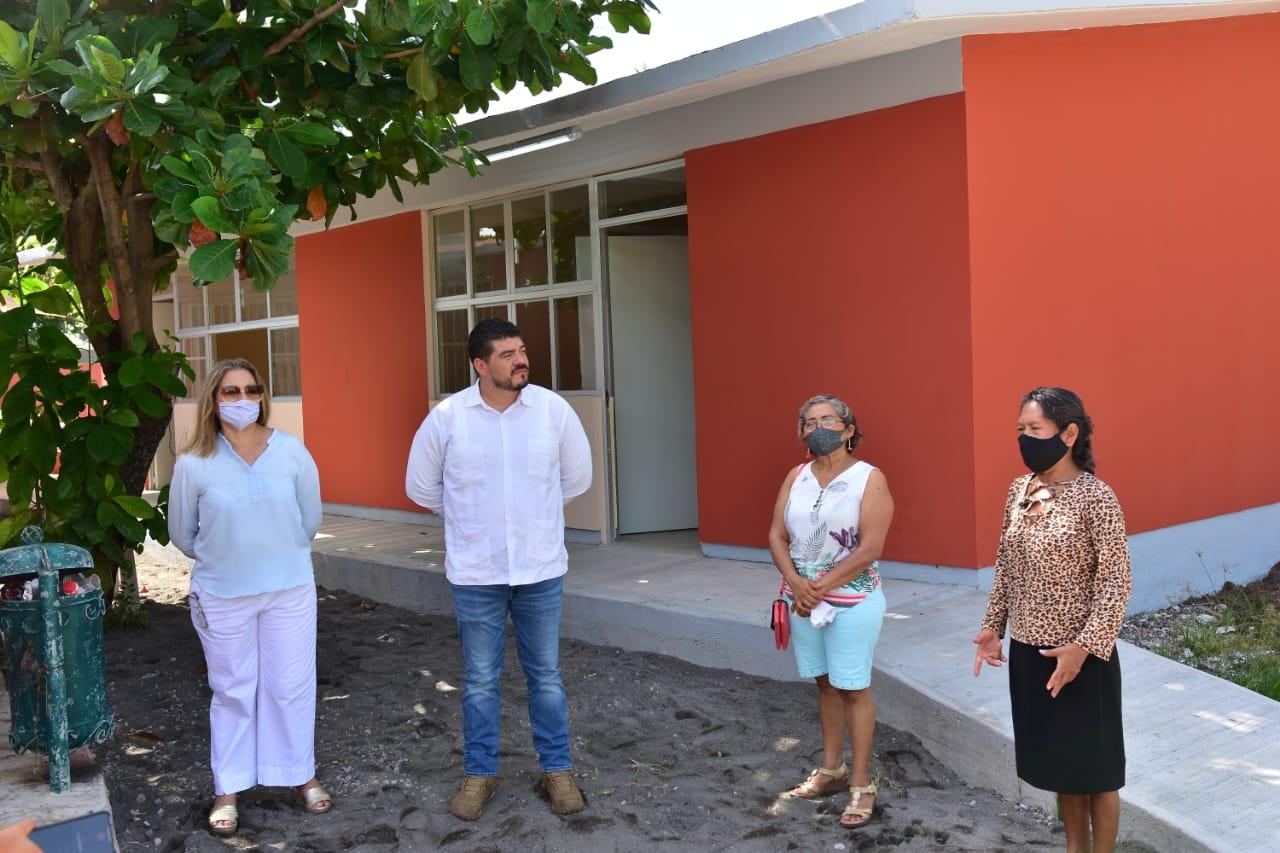 SEV Supervisa obras con inversión superior a los 3 mdp en Manlio Fabio Altamirano
