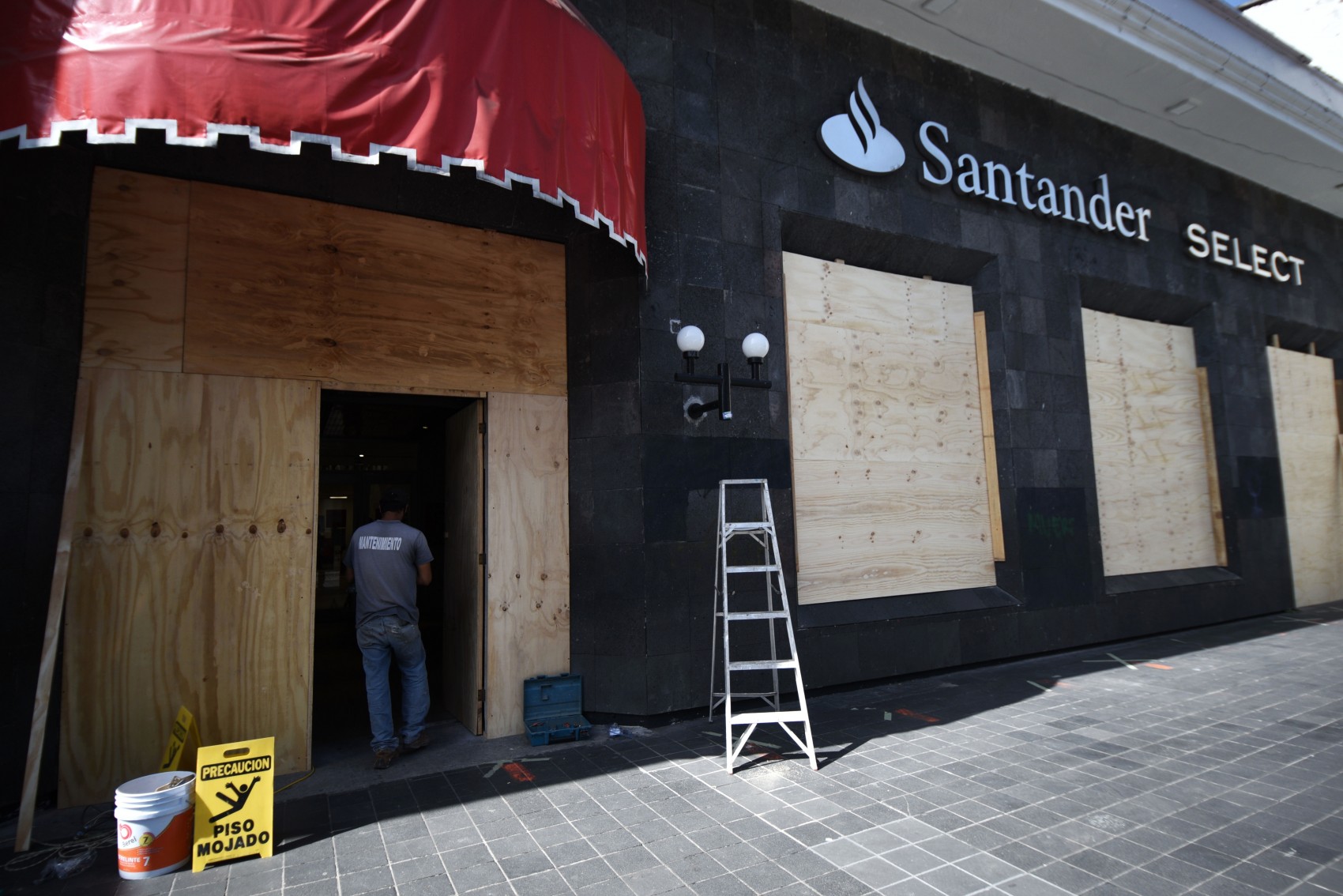 Comerciantes de bares rechazan haber convocado a manifestación no pacífica