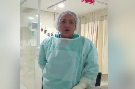 Beatriz, la enfermera que canta para aliviar a enfermos de Covid-19