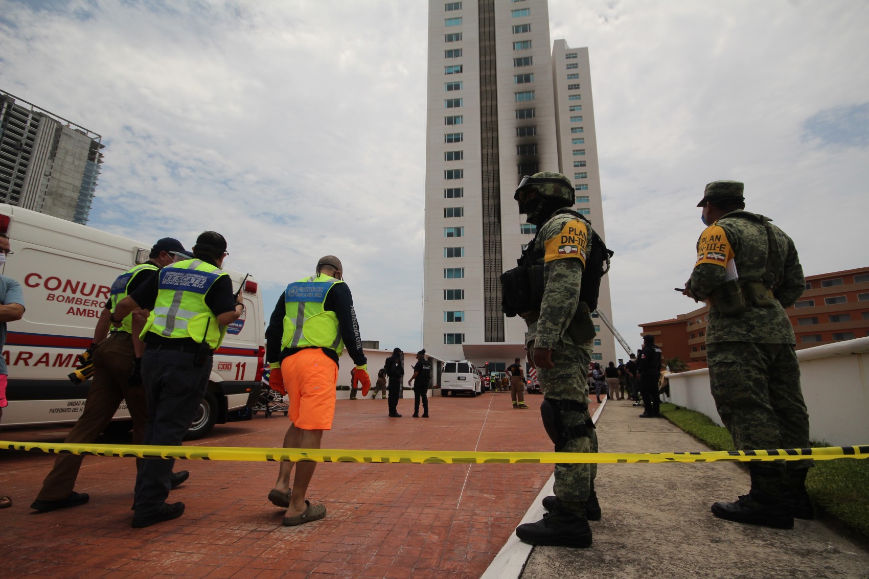 Incendio provoca desalojo en la Torre JV de Boca del Río