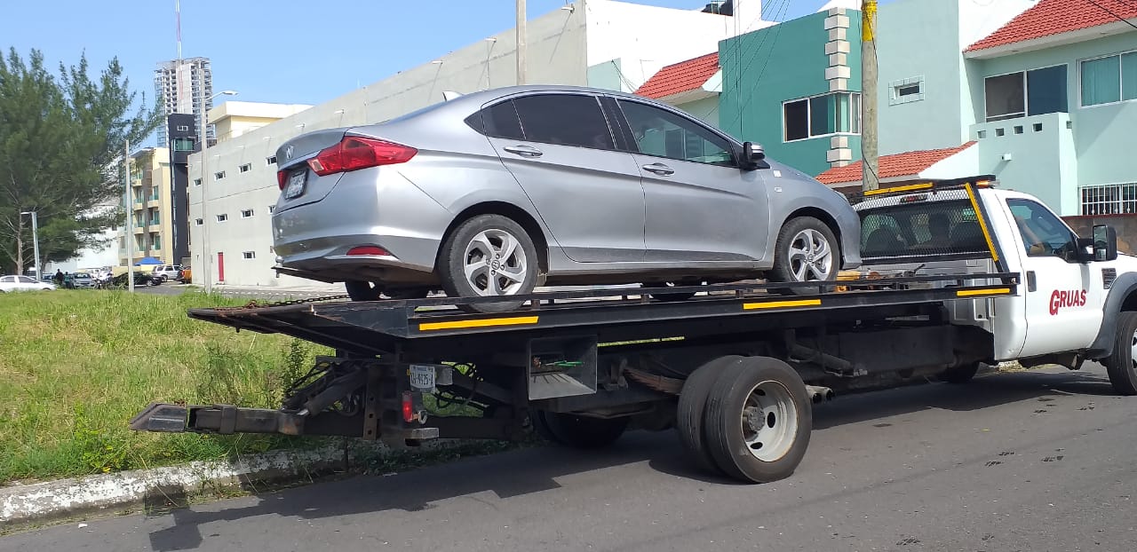 Sujetos armados despojan a  cuentahabiente de 150 mp en Costa de Oro