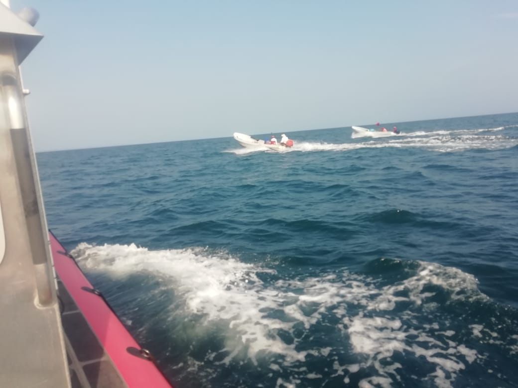 Rescatan a dos pescadores náufragos en inmediaciones del puerto de Alvarado
