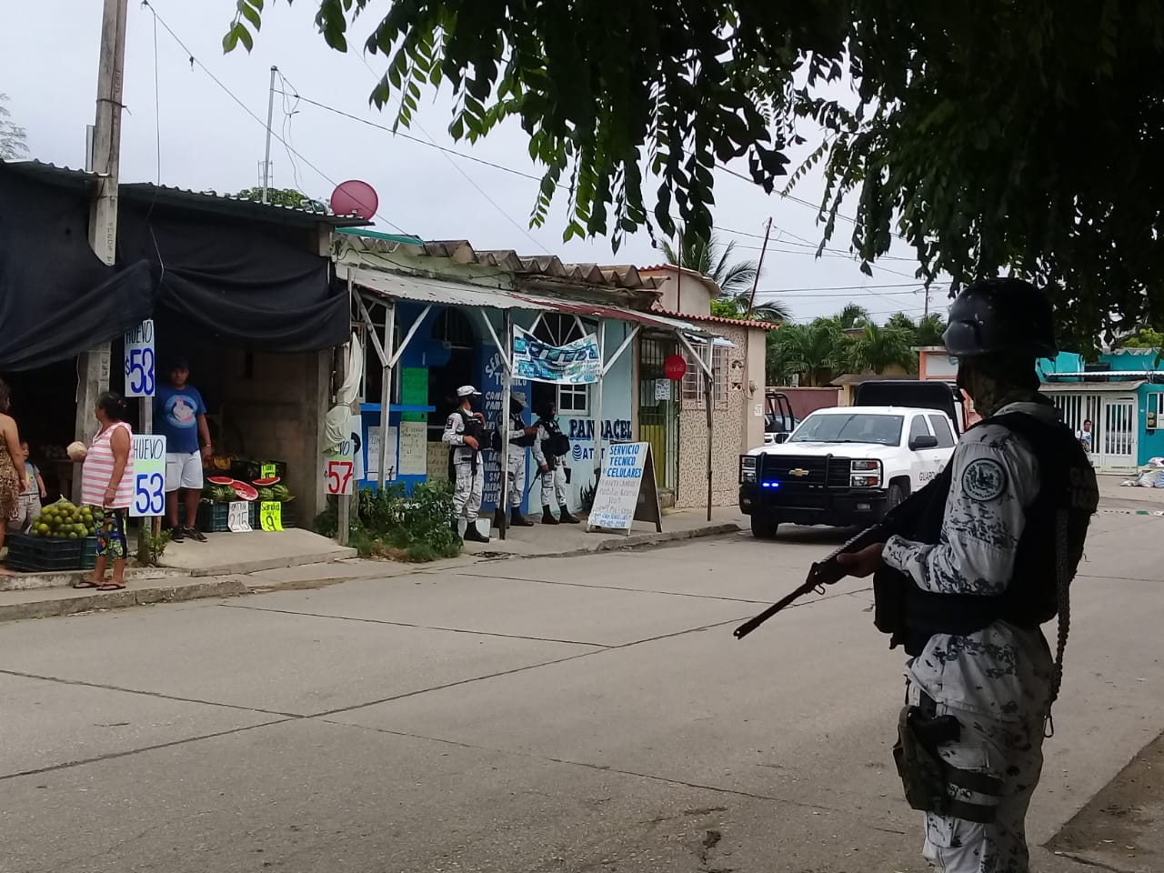 Asesinan a joven en tienda  de celulares en Coatzacoalcos
