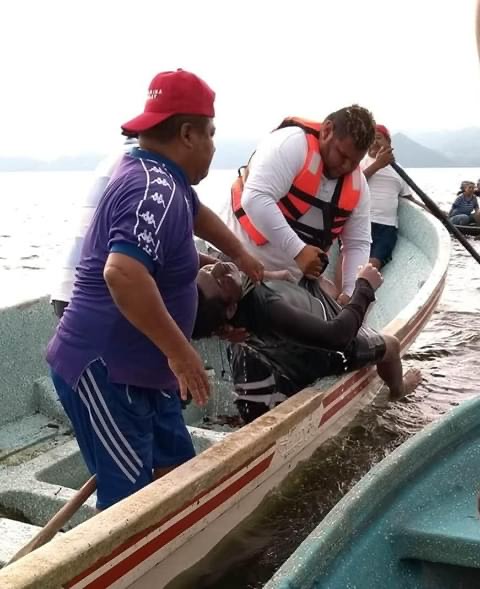 Localizan cuerpo de pescador  ahogado en la laguna de Catemaco