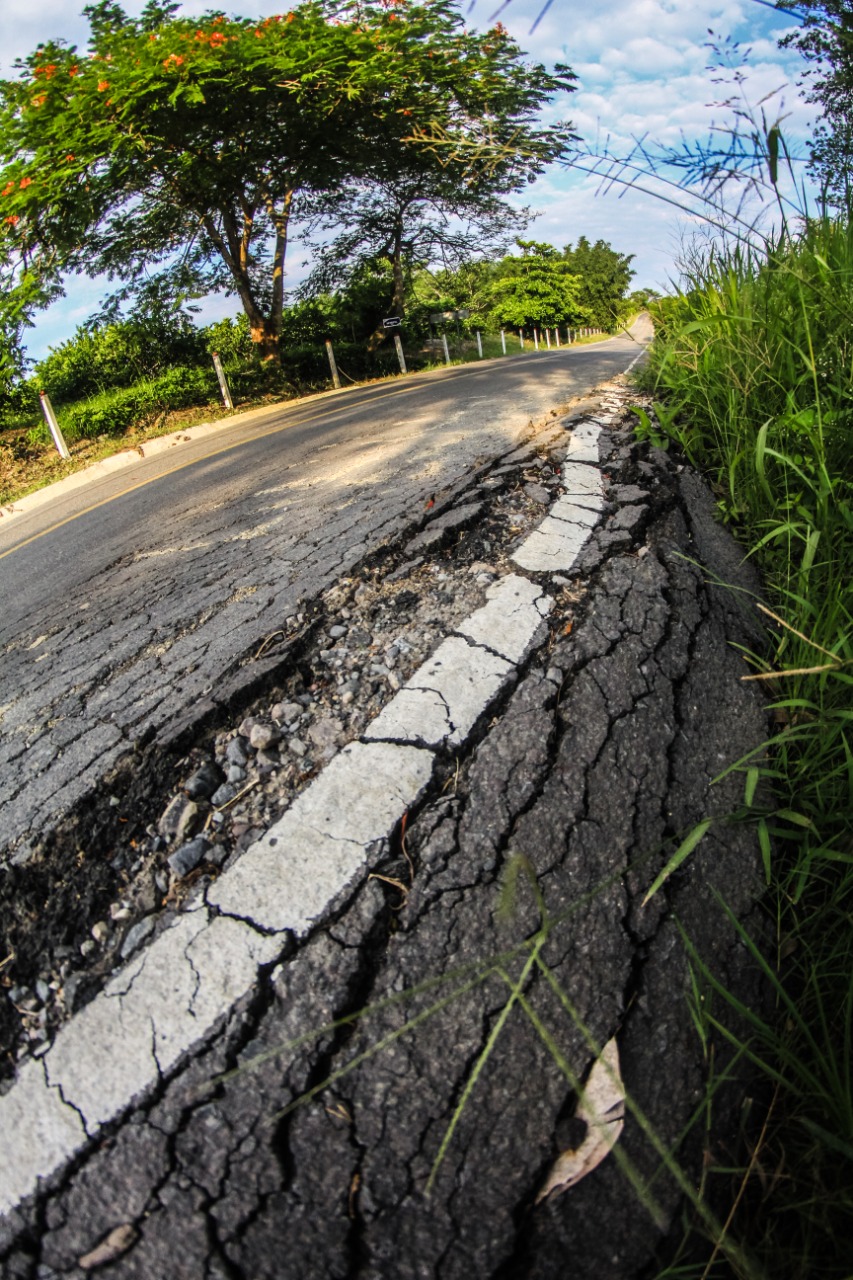 Denuncia diputada local deficiencias en obra carretera de la SCT