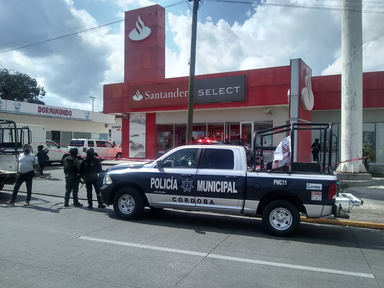 Cuentahabiente asaltado al salir de banco en Plaza Sangri-La de Fortín
