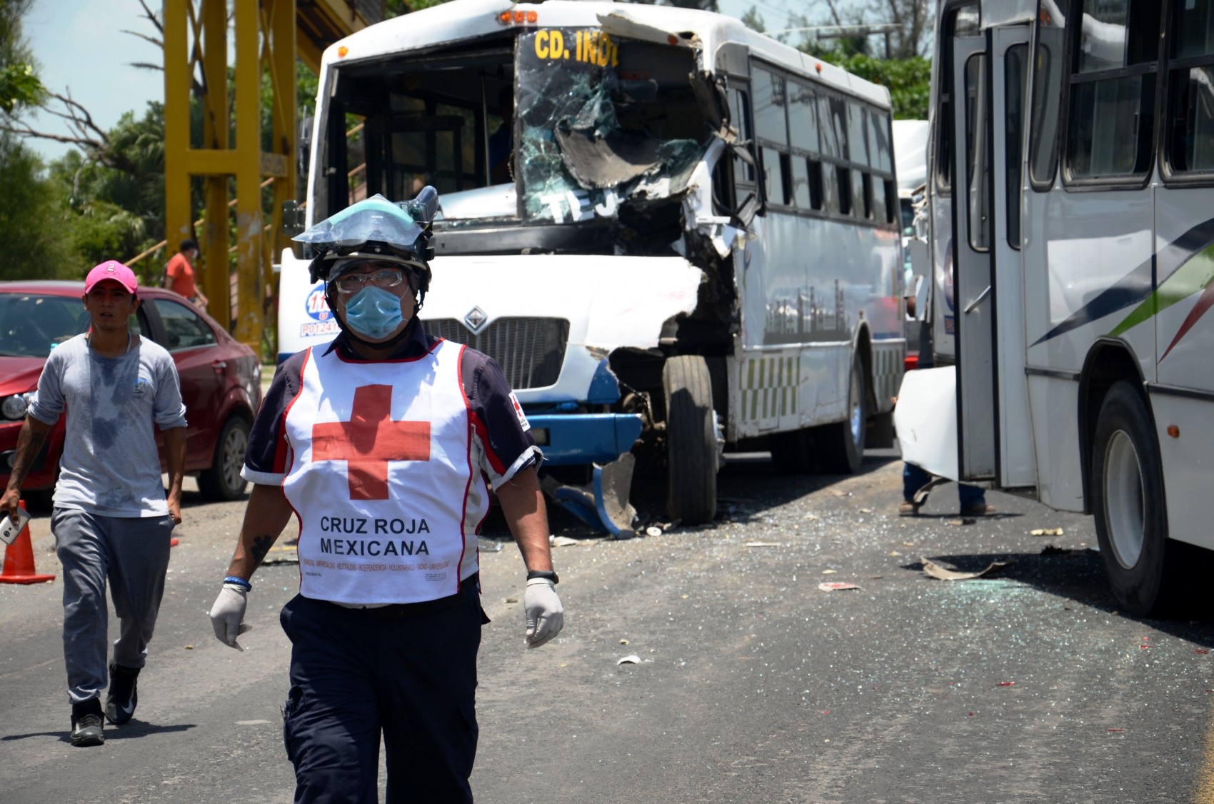 Diez lesionados deja choque de dos urbanos en Veracruz puerto