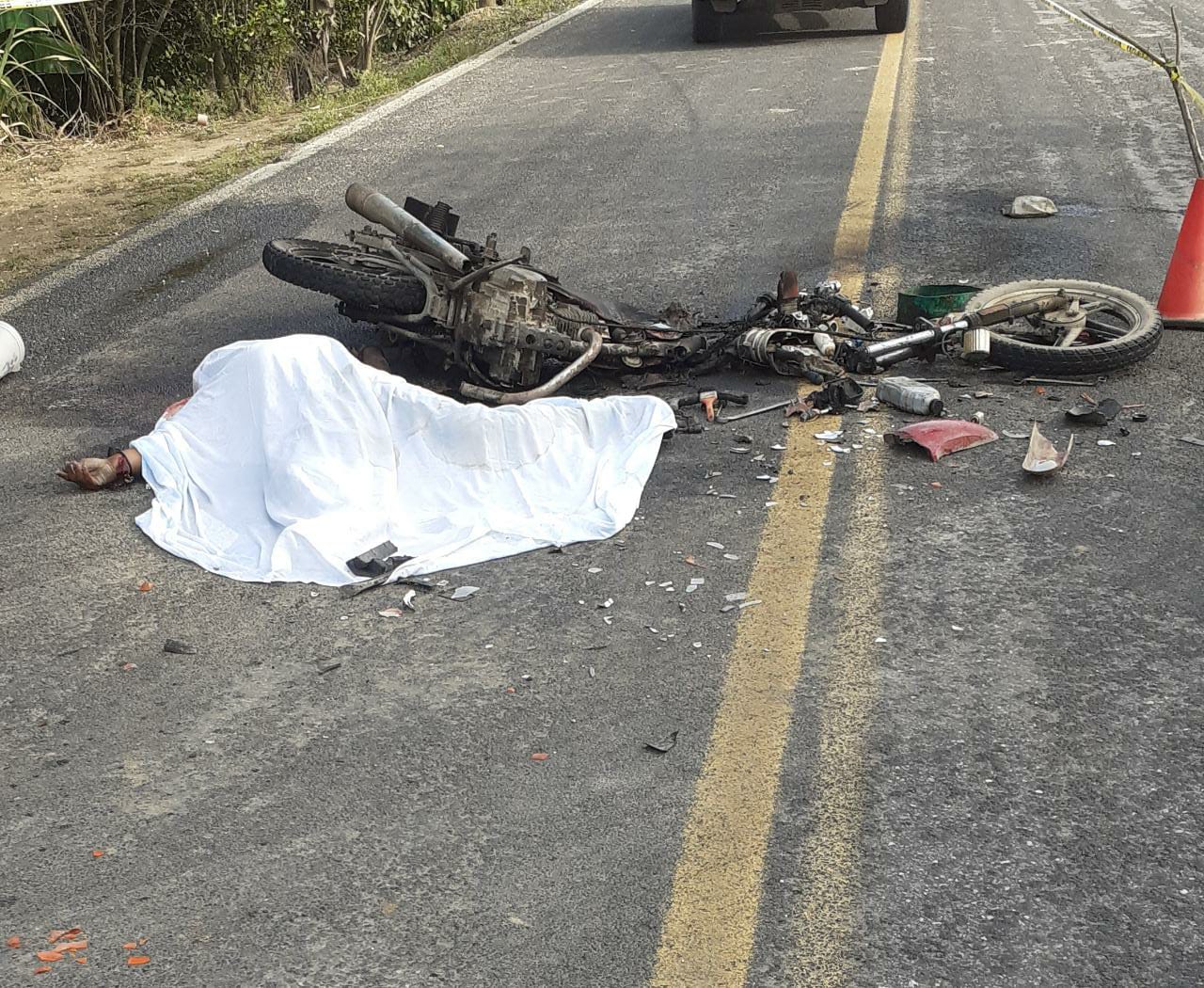 Hombre muere al explotarle la motocicleta en Amatitlán