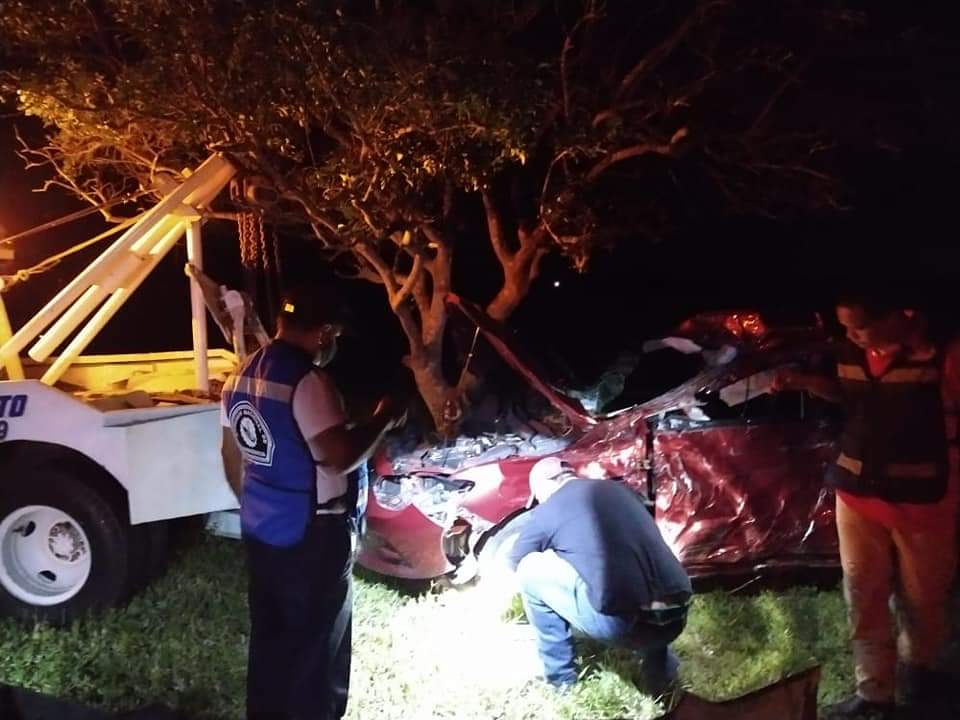 Reportan grave a sacerdote diocesano de Veracruz tras sufrir volcadura