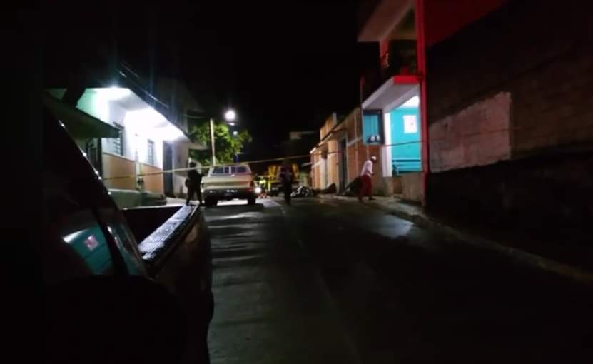 Ejecutan a hombre a balazos en el centro de  La Perla