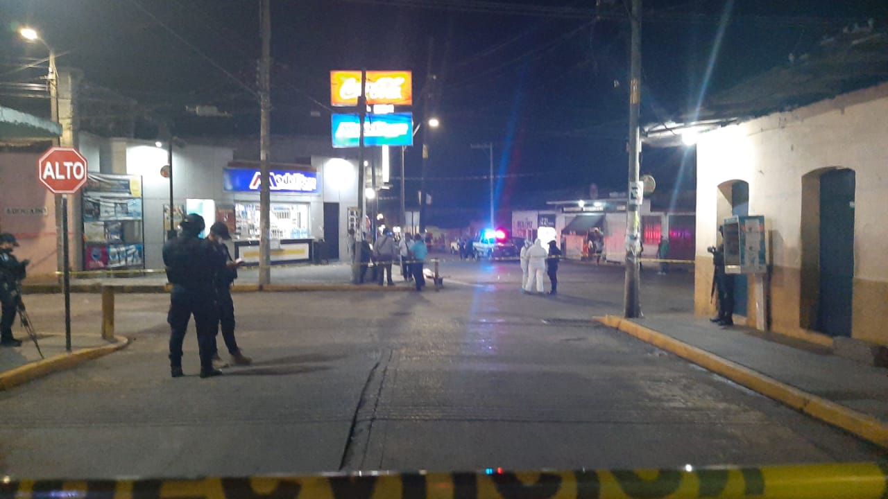 Asesinan a maestra a unos metros del Palacio Municipal de Amatlán
