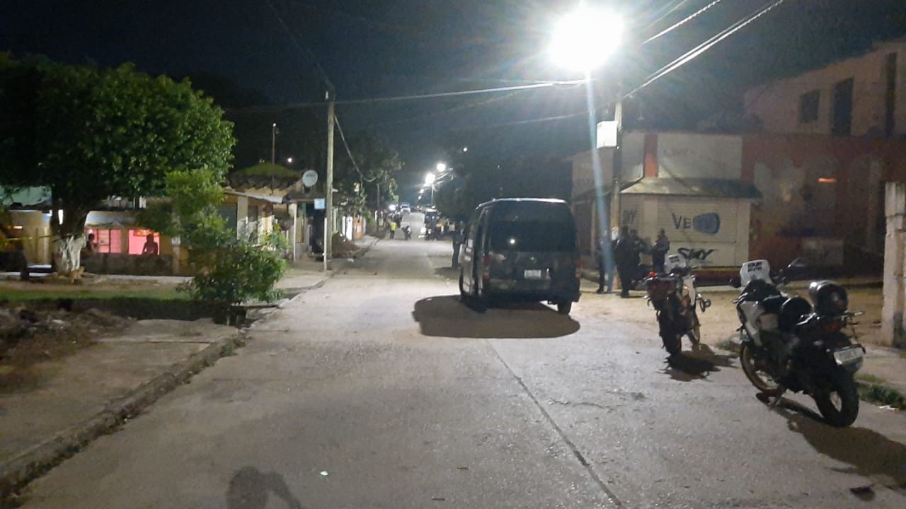 Asesinan a balazos a mujer  en calles de Minatitlán