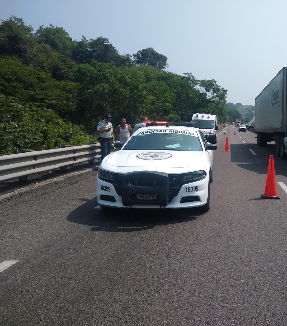 Localizan cadáveres de dos hombres en lote baldío de Cuichapa