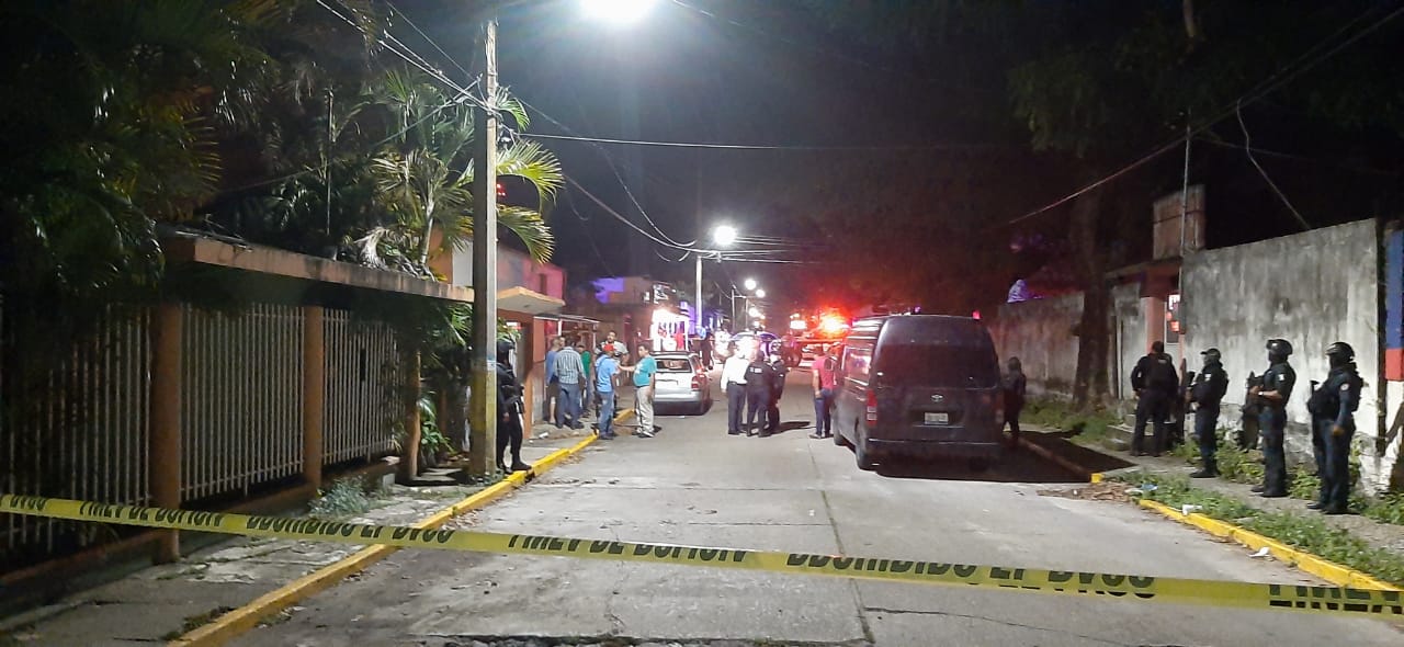 Dos muertos y un herido deja ataque en bar de Minatitlán