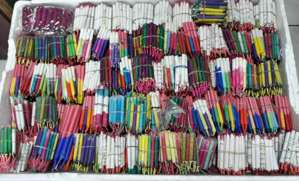 Familias foráneas utilizan a menores para vender pirotecnia en calles de Xalapa