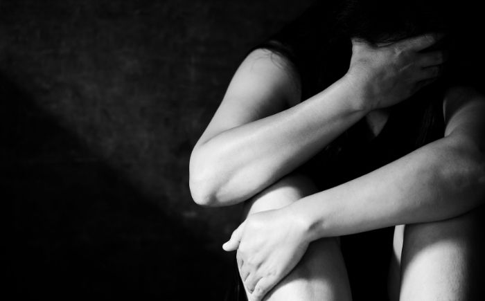 Mujer embarazada resulta herida tras ataque con arma blanca en Córdoba; señalan a su pareja