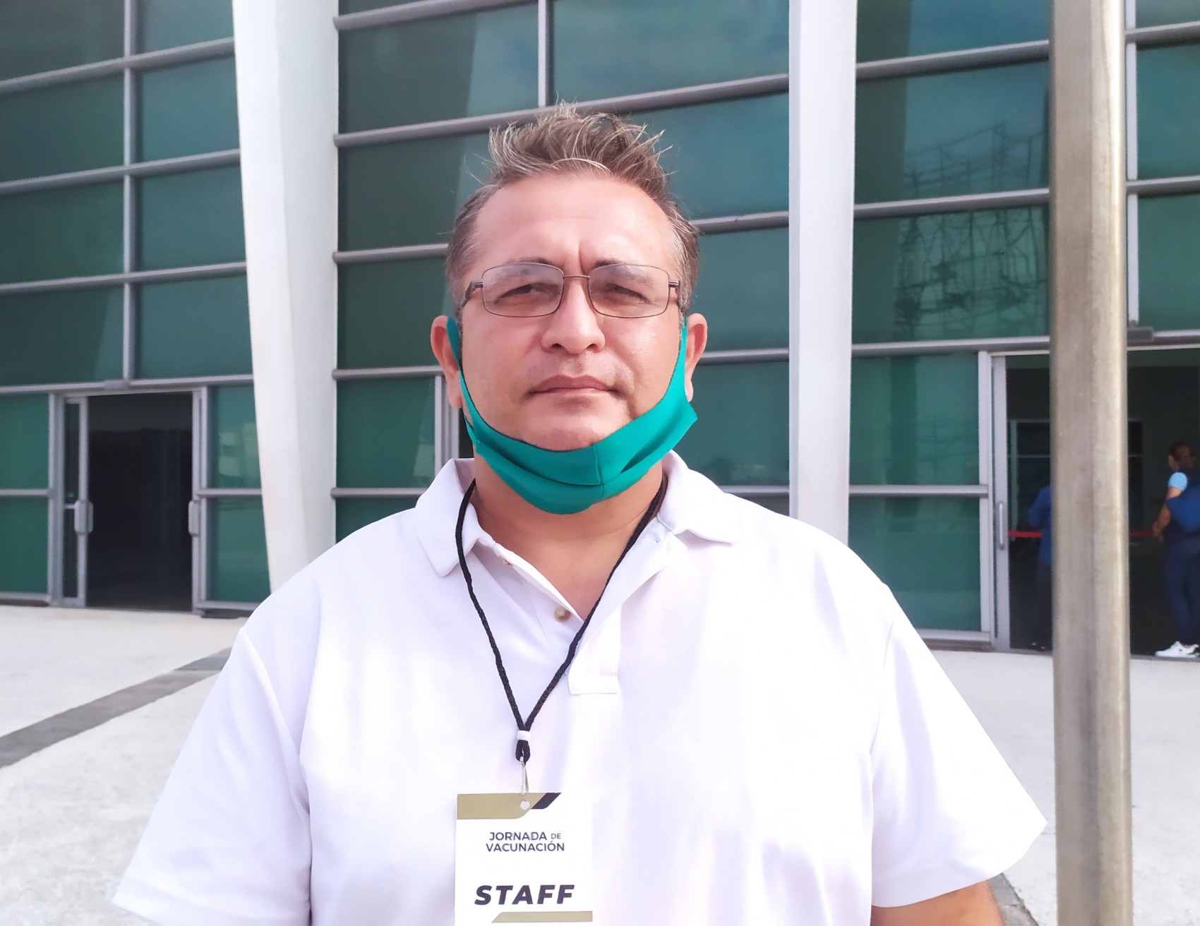 De la Técnica 136 de Veracruz puerto el primer docente vacunado contra COVID-19 en el WTC