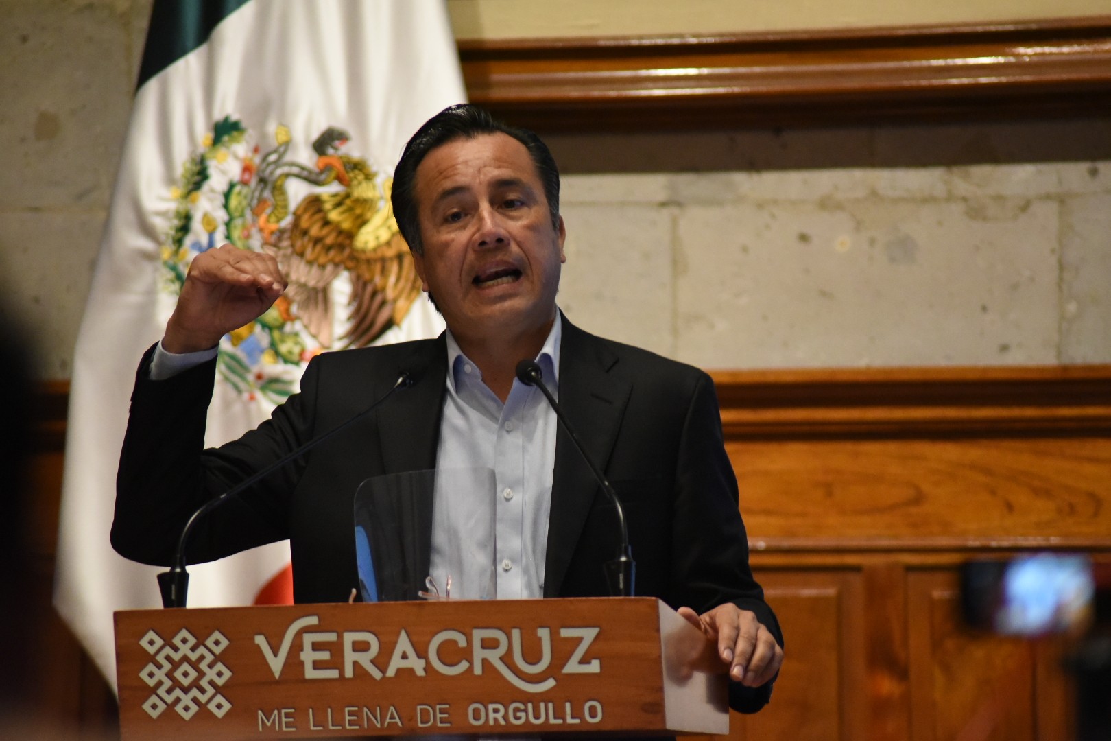 Doctores no necesitan vacunarse para atender pacientes con enfermedad contagiosa: Cuitláhuac