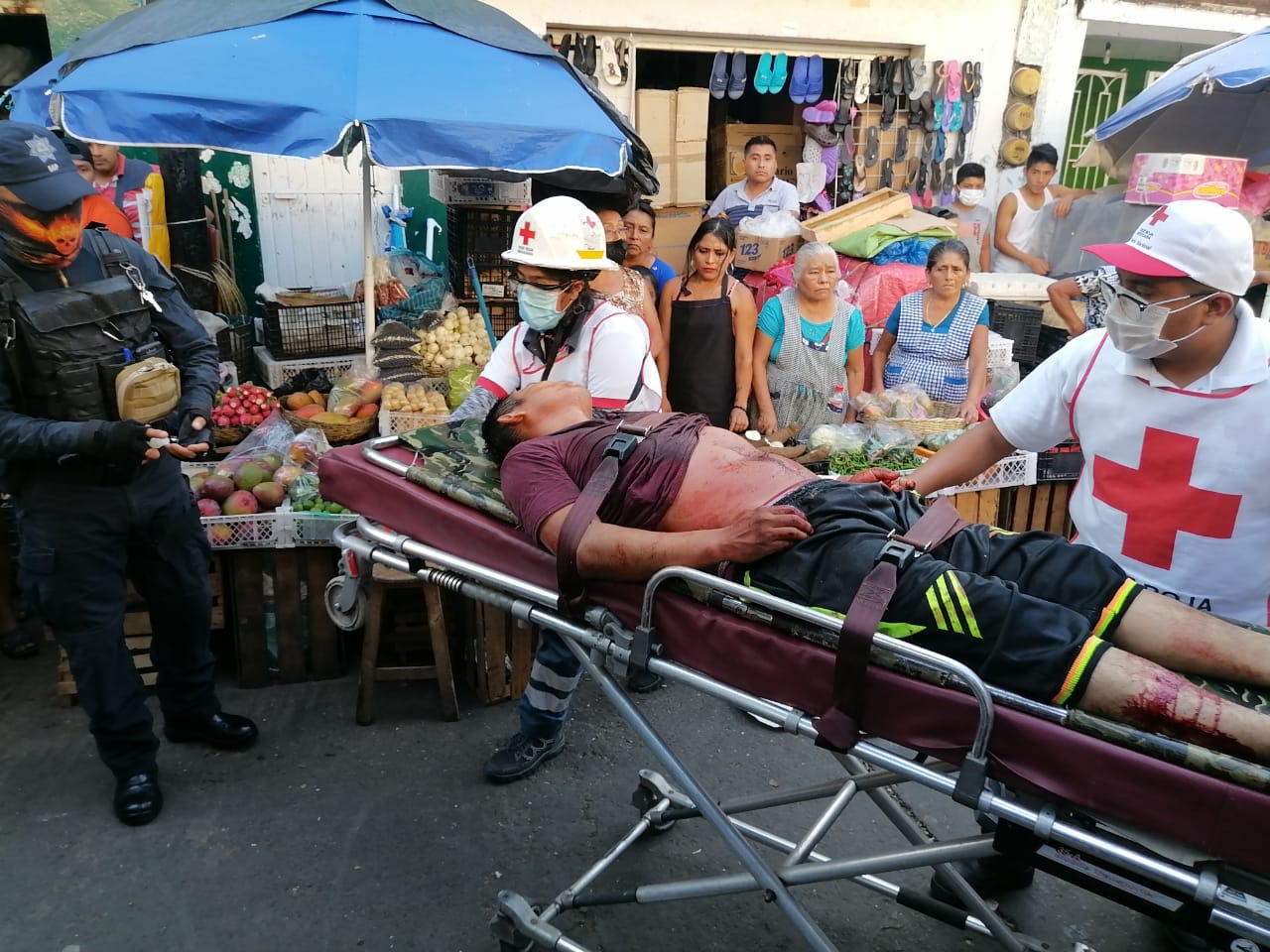 Grave hombre apuñalado en inmediaciones del mercado de San Andrés Tuxtla