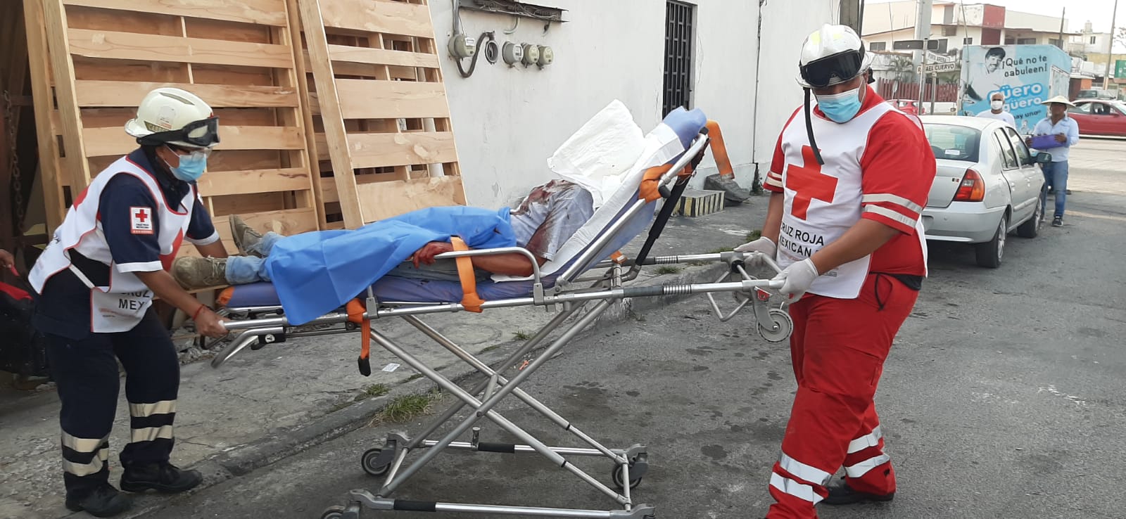 Carpintero a punto de morir en accidente con sierra eléctrica en Veracruz