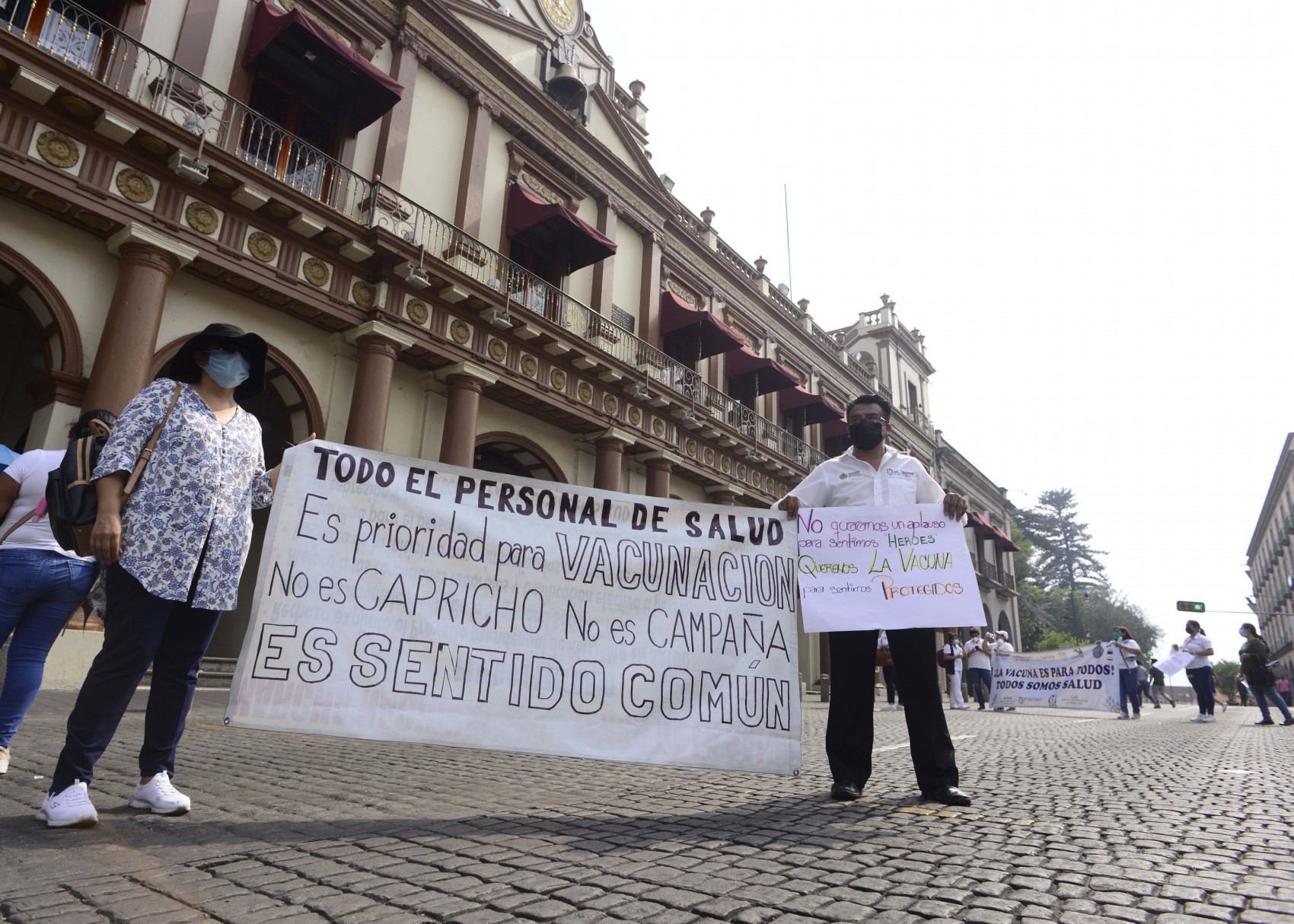 AMLO pide a médicos de Veracruz ser solidarios y esperar vacunación Covid