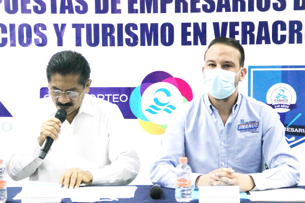 Unánue presenta propuestas para el gremio empresarial a socios de Canaco Veracruz