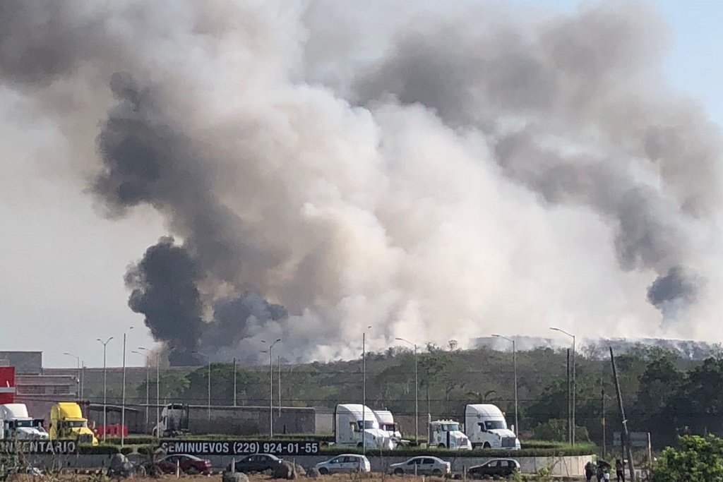 Controlado al 100% incendio en ex basurero de Veracruz: PC