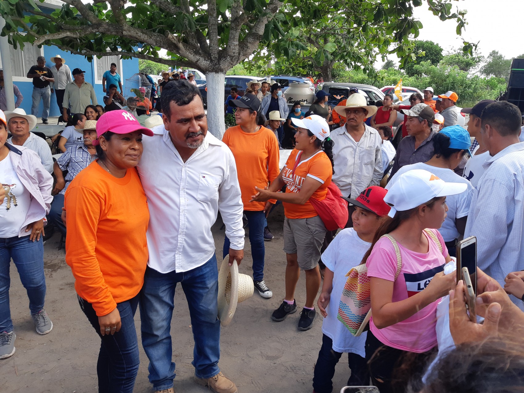 Casi 200 cotaxtecos viajan a Veracruz  puerto a la semana para dializarse