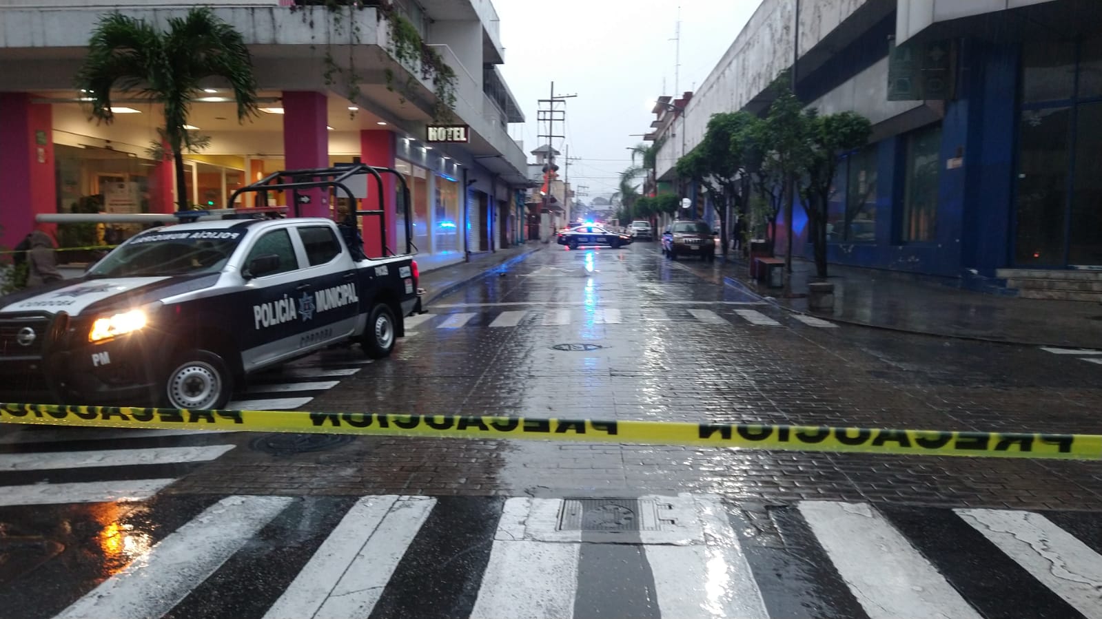 Hombre muere al arrojarse del quinto piso de un hotel en Córdoba
